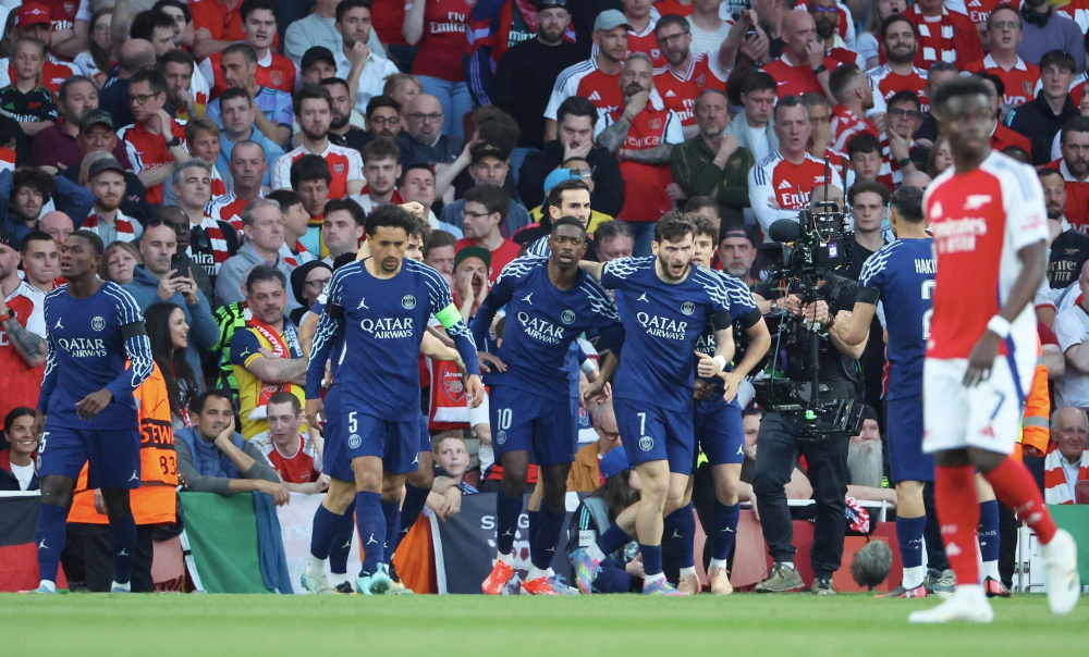 防守球员如何判断对手突破方向？