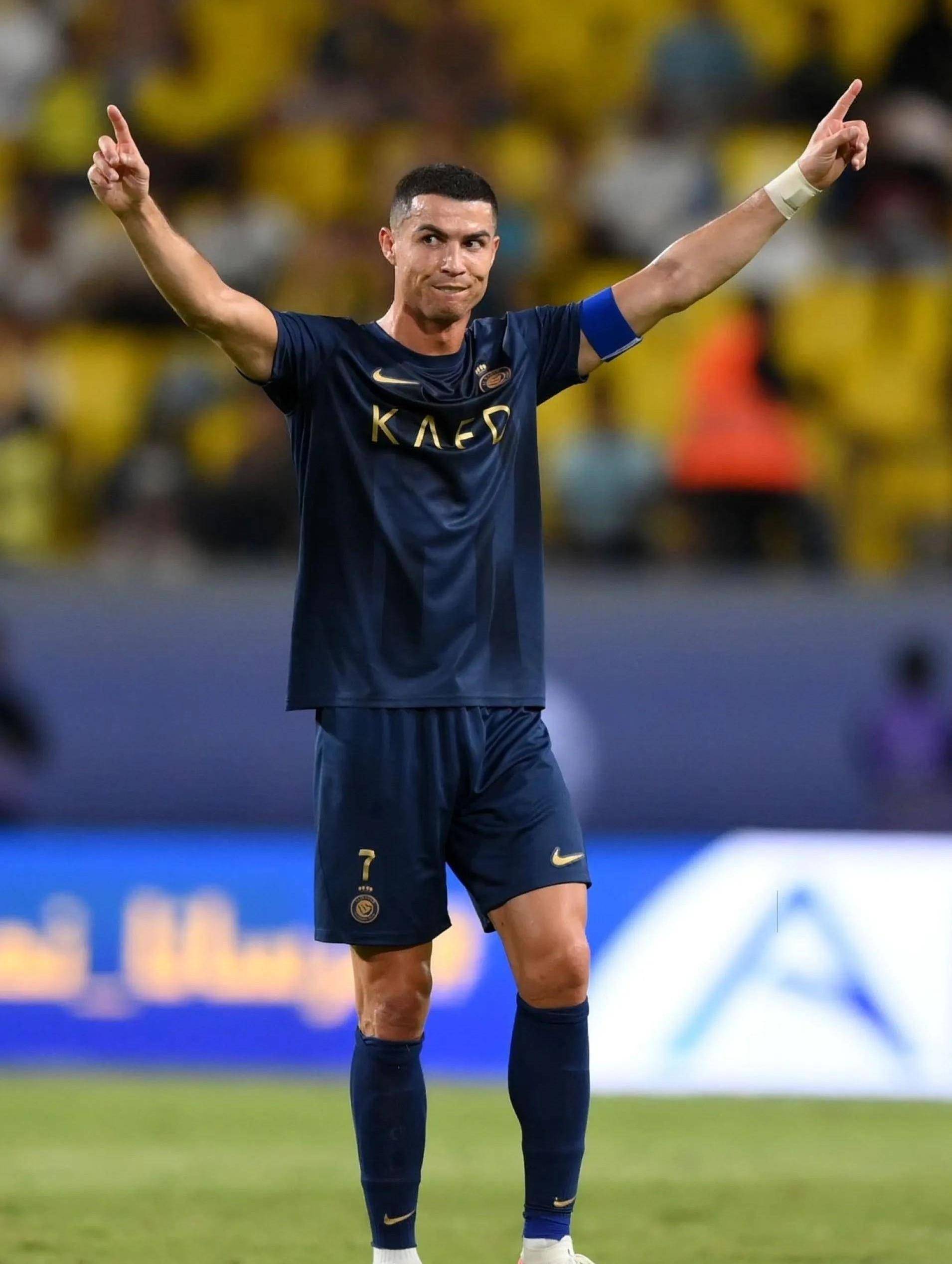 米体：罗马有意先租后买埃切韦里，买断费可能提高至3000万欧