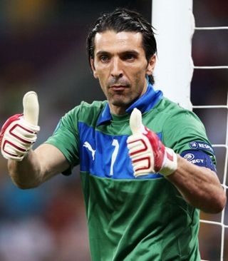 美媒：森林狼对欧文有意，爱德华兹本人支持这一举措